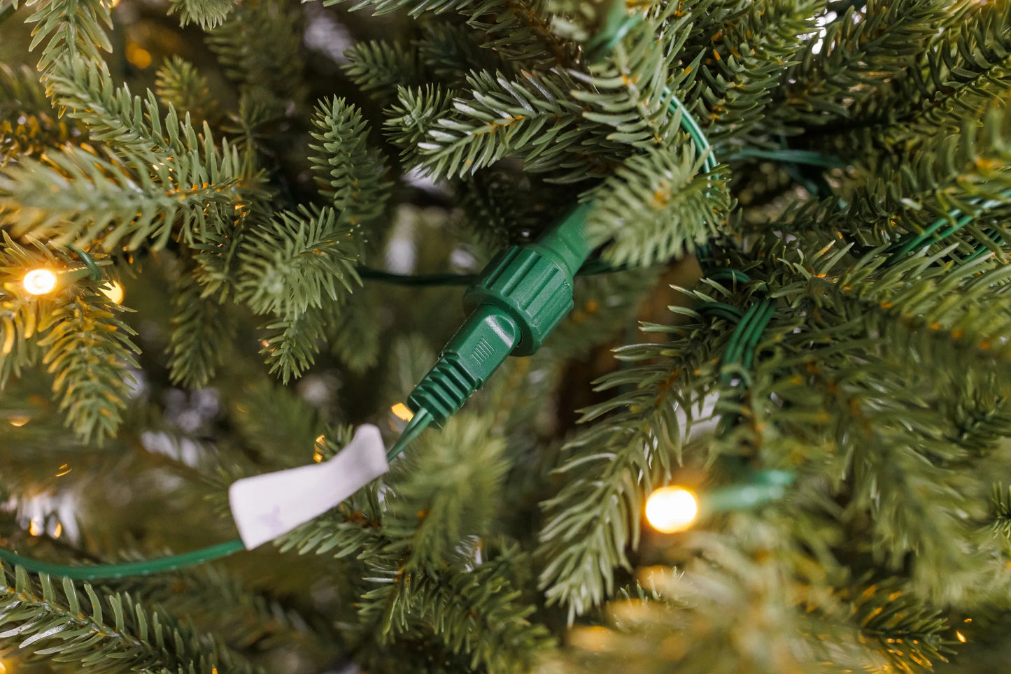 Dirbtinė eglutė Arkties eglė žalia PE+PVC 1,95 m + LED girlianda
