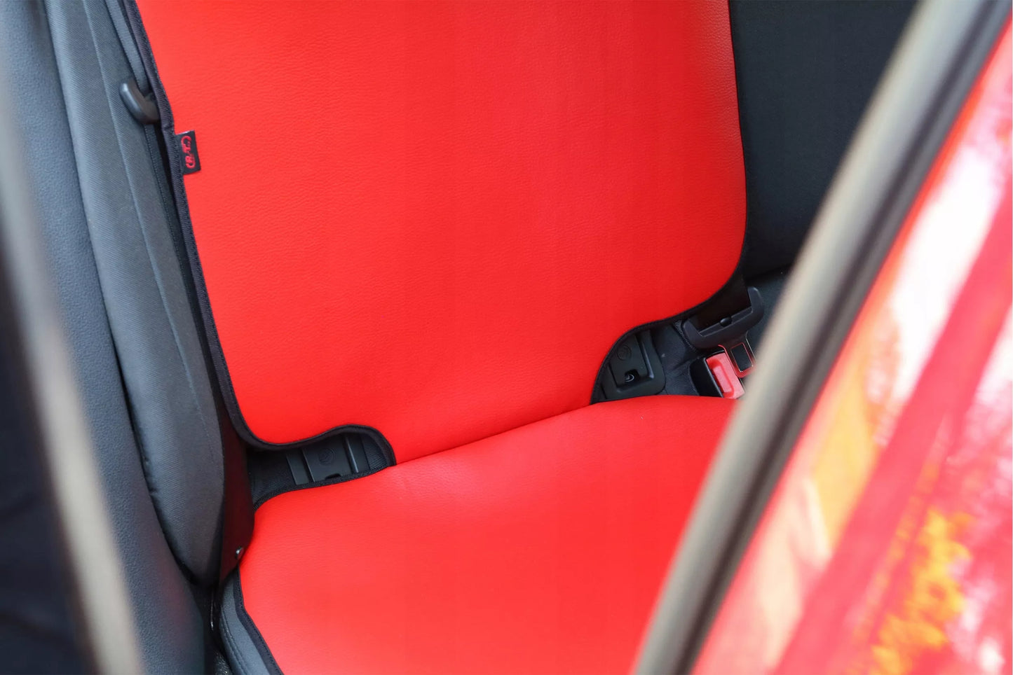 Storas apsauginis kilimėlis po automobilio kėdute