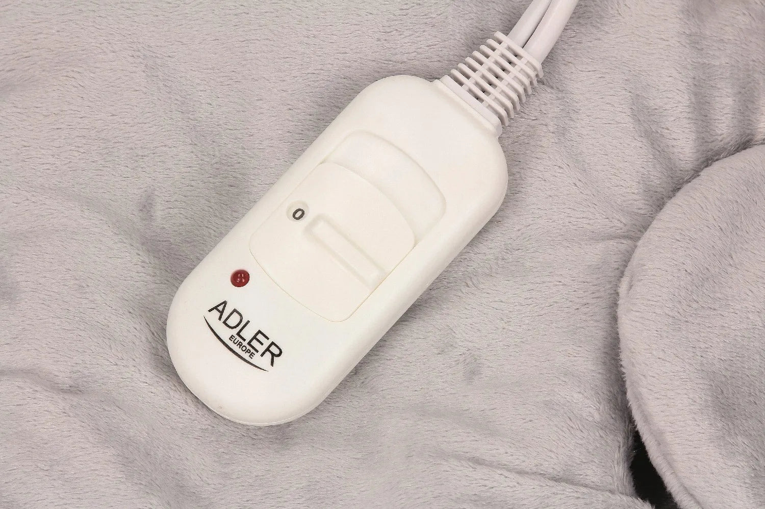 Elektrinė šildymo pagalvė Adler AD 7403 pilka 80W minkšta pėdoms ir rankoms
