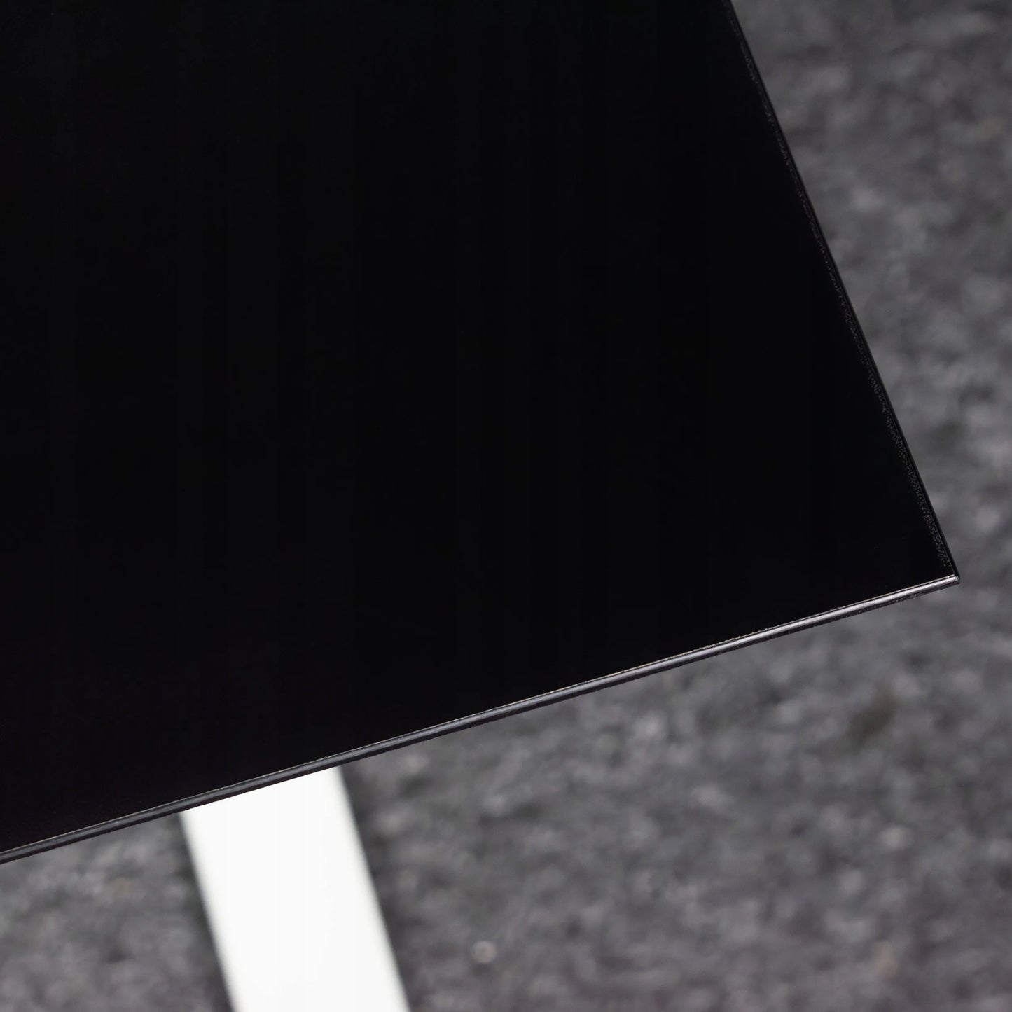 Elektriškai reguliuojamas stalas Control Flex+ 138/67 LVNSystem baltas juodas
