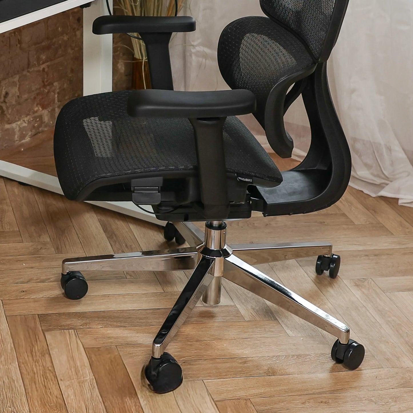Ergonominė biuro kėdė Control Pro, sukamoji, juoda, LVNSystem