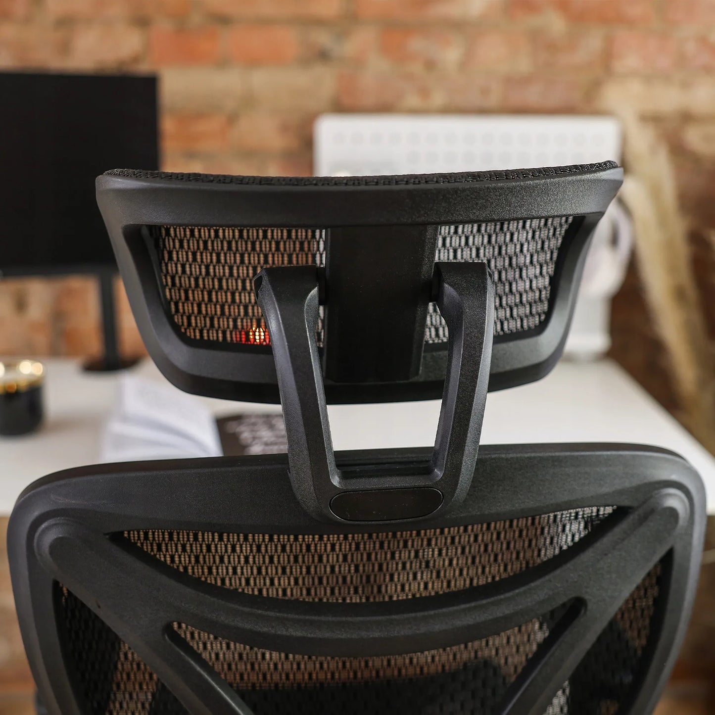 Ergonominė biuro kėdė Control Pro, sukamoji, juoda, LVNSystem