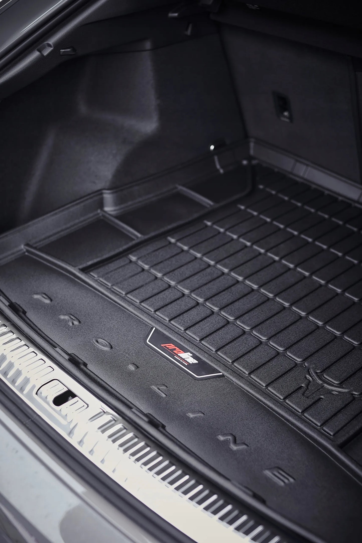 FROGUM 3D guminių kilimėlių ir bagažinės įdėklo rinkinys su logotipu Audi A6 C6 04-11