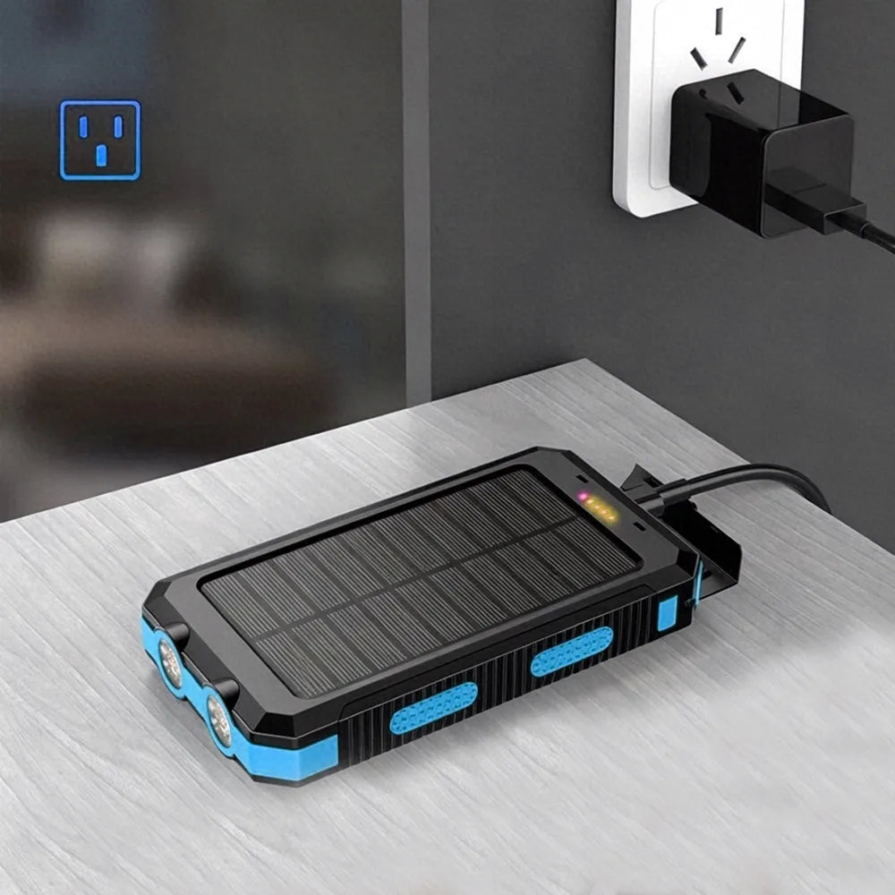 Galingas 30 000 mAh saulės energijos įkroviklis su žibintuvėliu ir kompasu, atsparus vandeniui, juodas