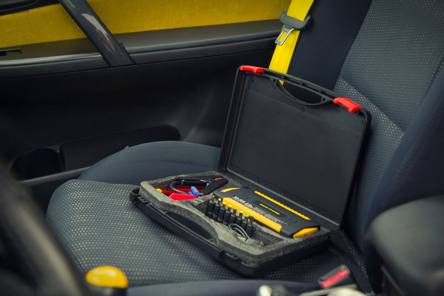 Galingas JUMP STARTER užvedimo įrenginys su „Powerbank“ funkcija 12V 16800mAh rinkinys