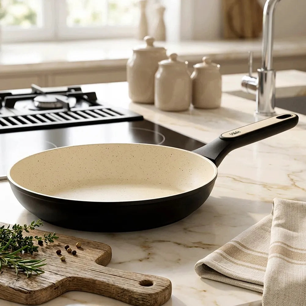 Granitinė keptuvė VILDE CREAMTICA kepimui ir troškinimui, 24 cm, tinka indukcijai