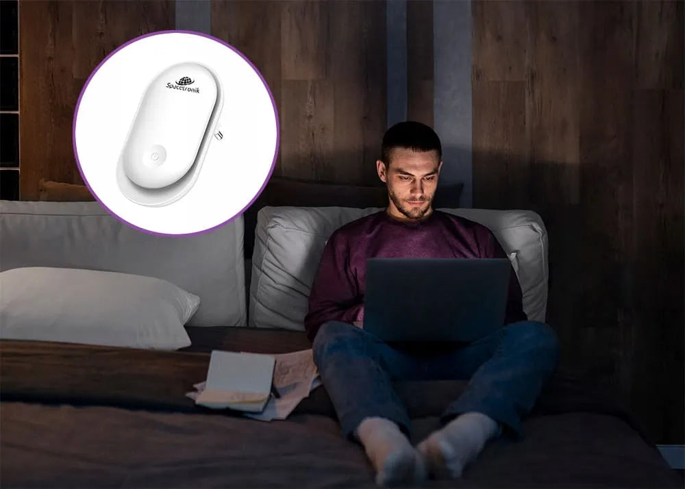 Išmanusis naktinis šviestuvas į kištukinį lizdą su jutikliu Spacetronik NIGHT LIGHT baltas