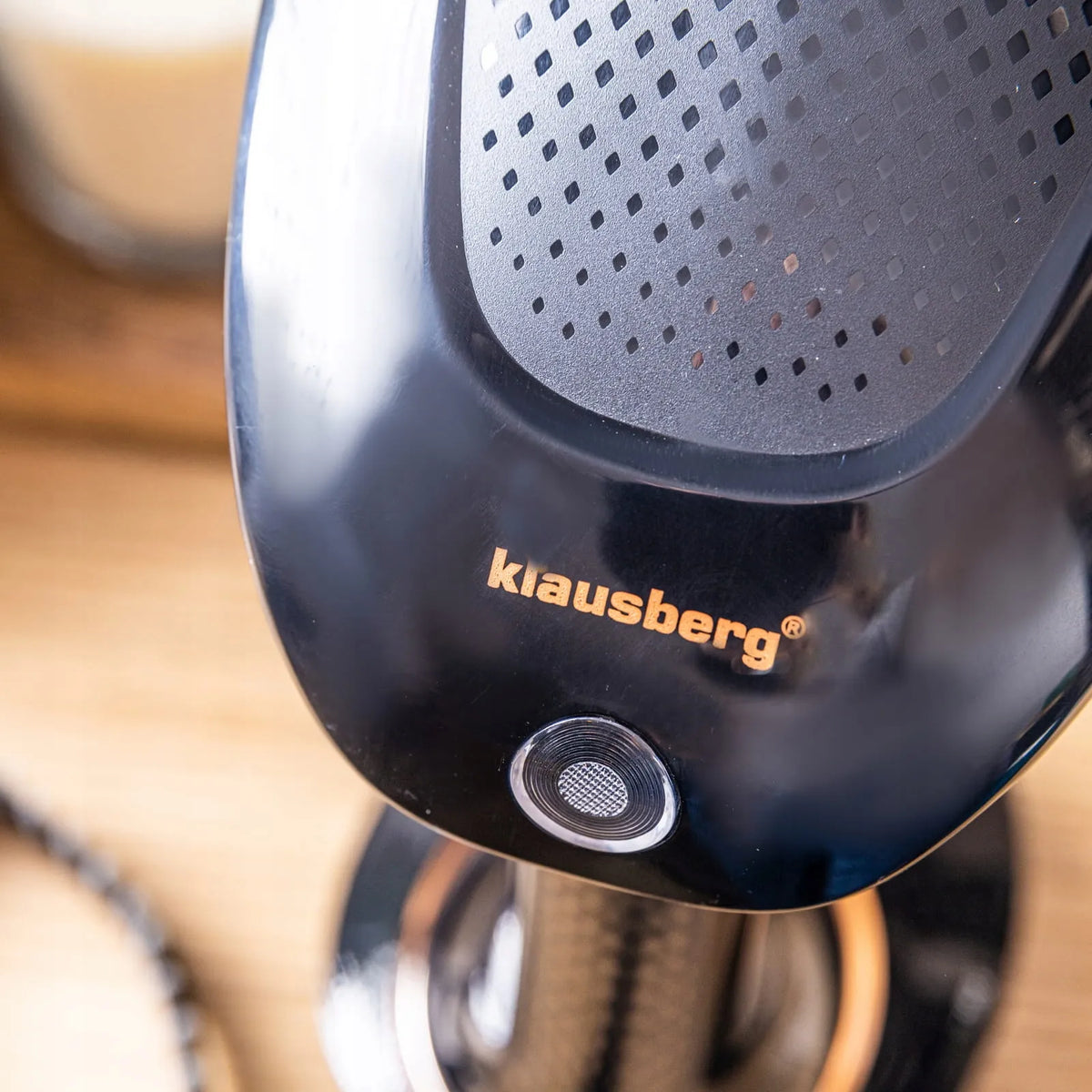 Klausberg KB-7777 juodas 1500 W rankinis drabužių garintuvas