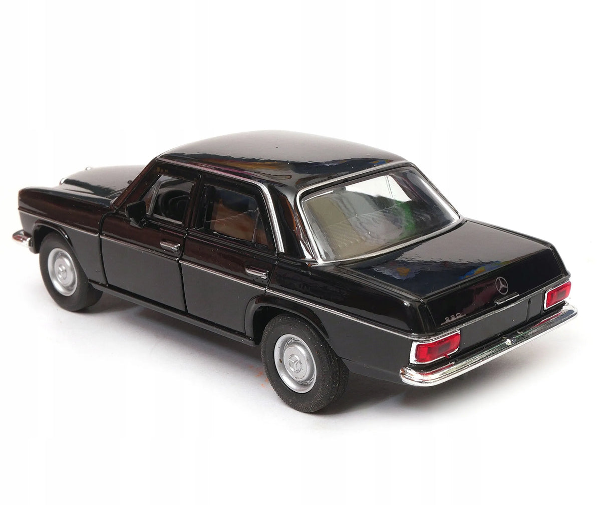 Mercedes-Benz 220 1:34–1:39 WELLY modelis, juodas