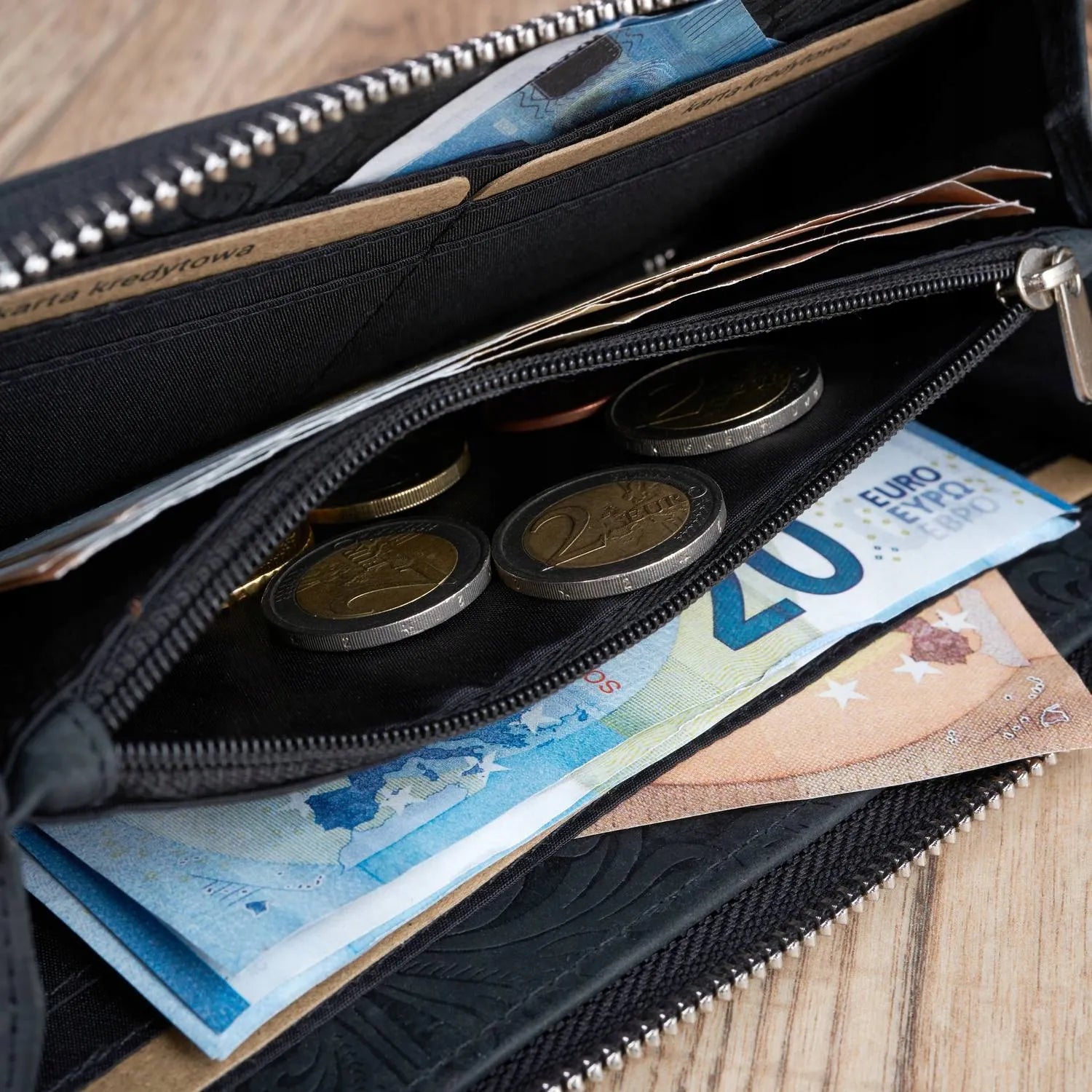 Moteriška odinė piniginė Paolo Peruzzi, gėlėta, juoda, RFID, vintažinė, talpi