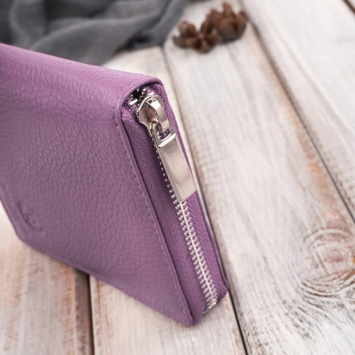 Moteriška odinė piniginė Paolo Peruzzi, violetinė, su RFID apsauga