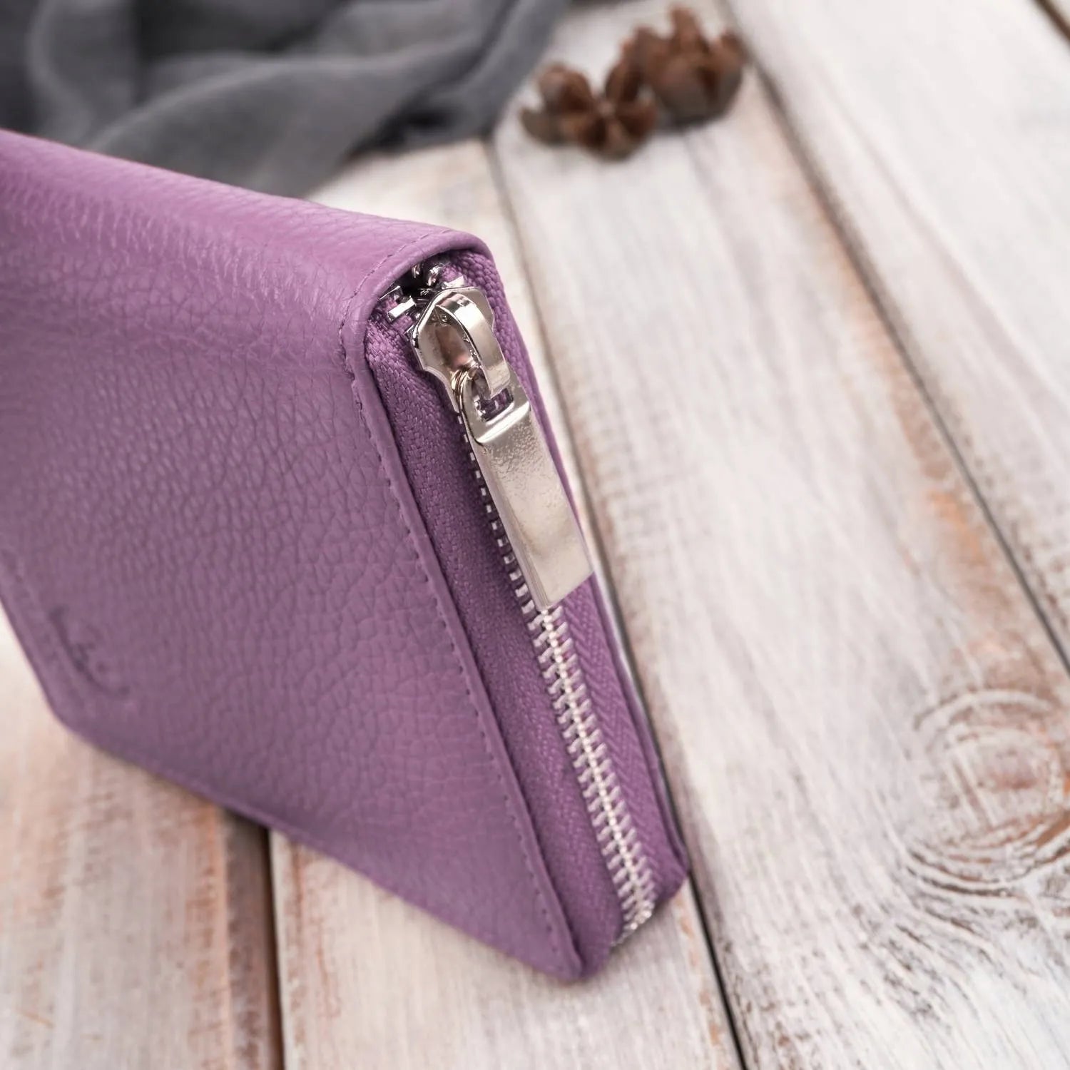 Moteriška odinė piniginė Paolo Peruzzi, violetinė, su RFID apsauga