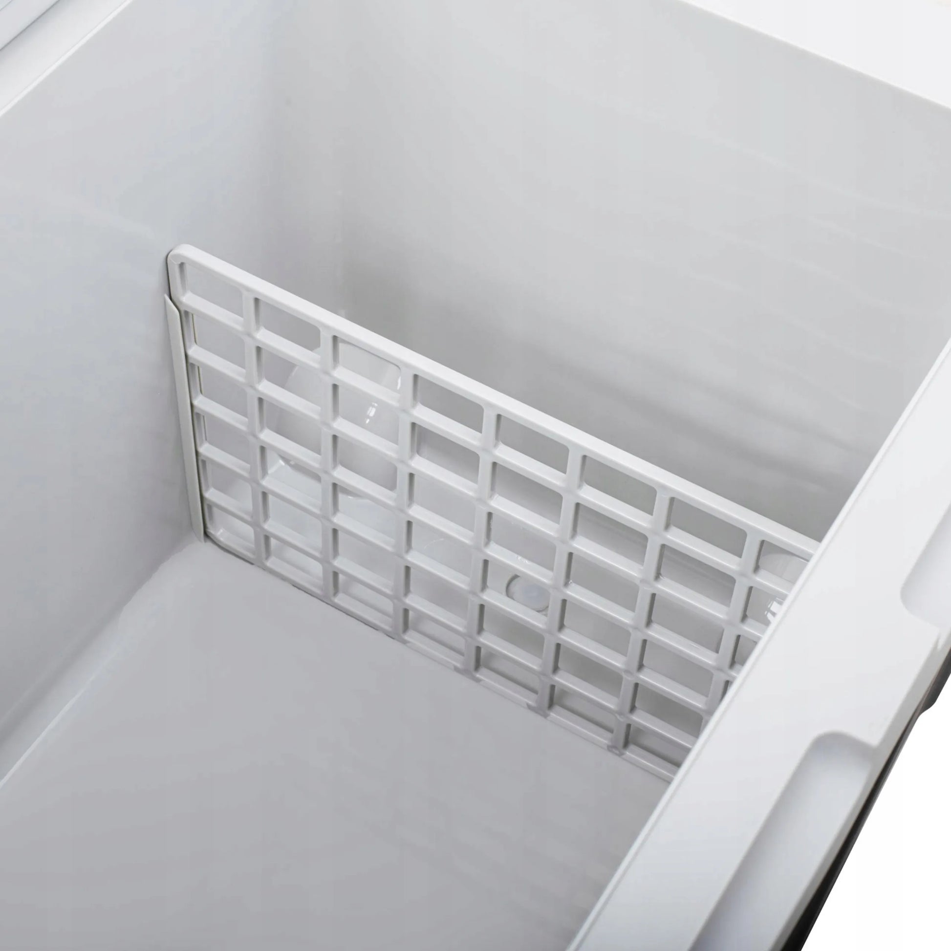 Nešiojamas elektrinis kelioninis šaltkrepšis Adler 40L, 12V/230V