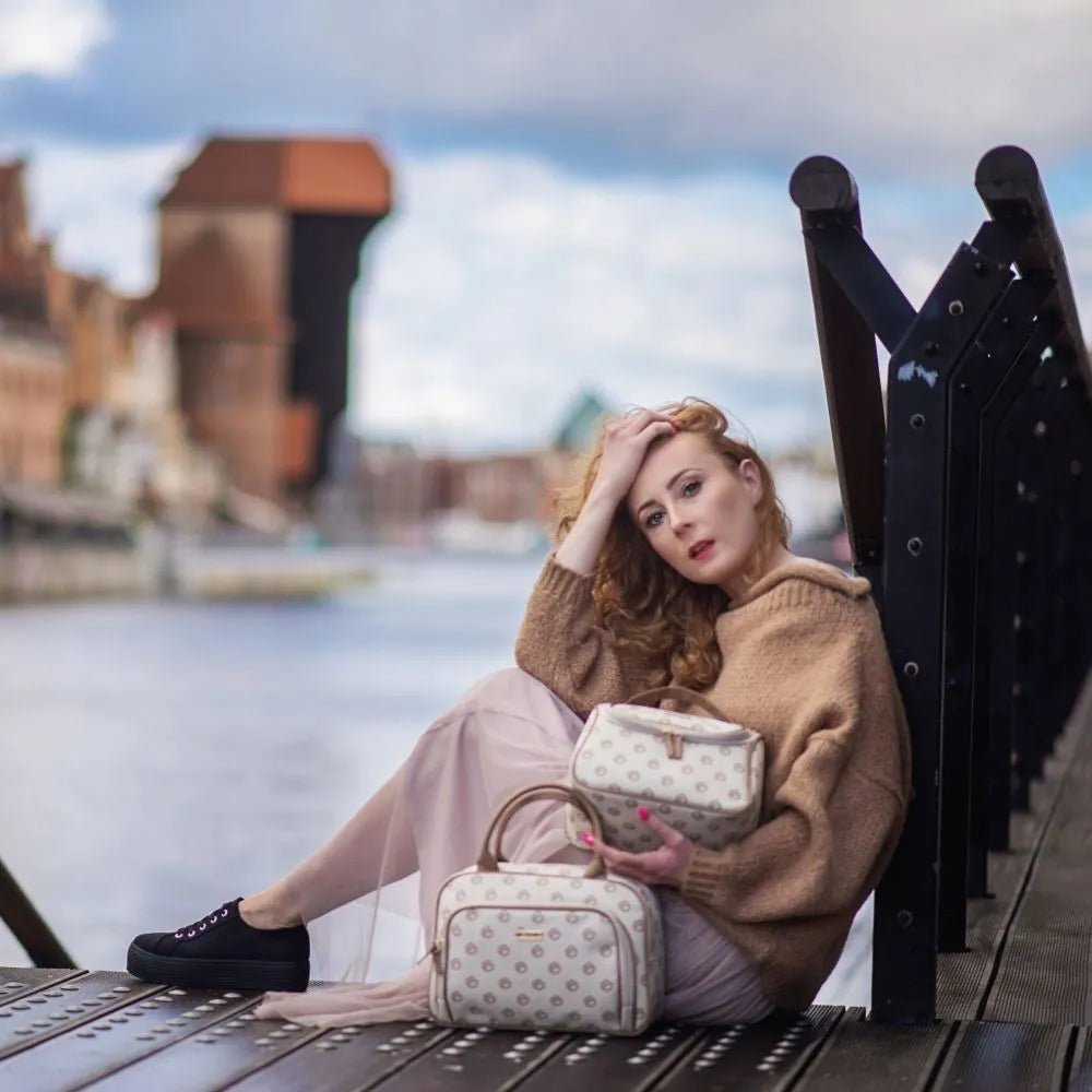 „Noble“ smėlio spalvos kelioninė kosmetinė-kufriukas moterims