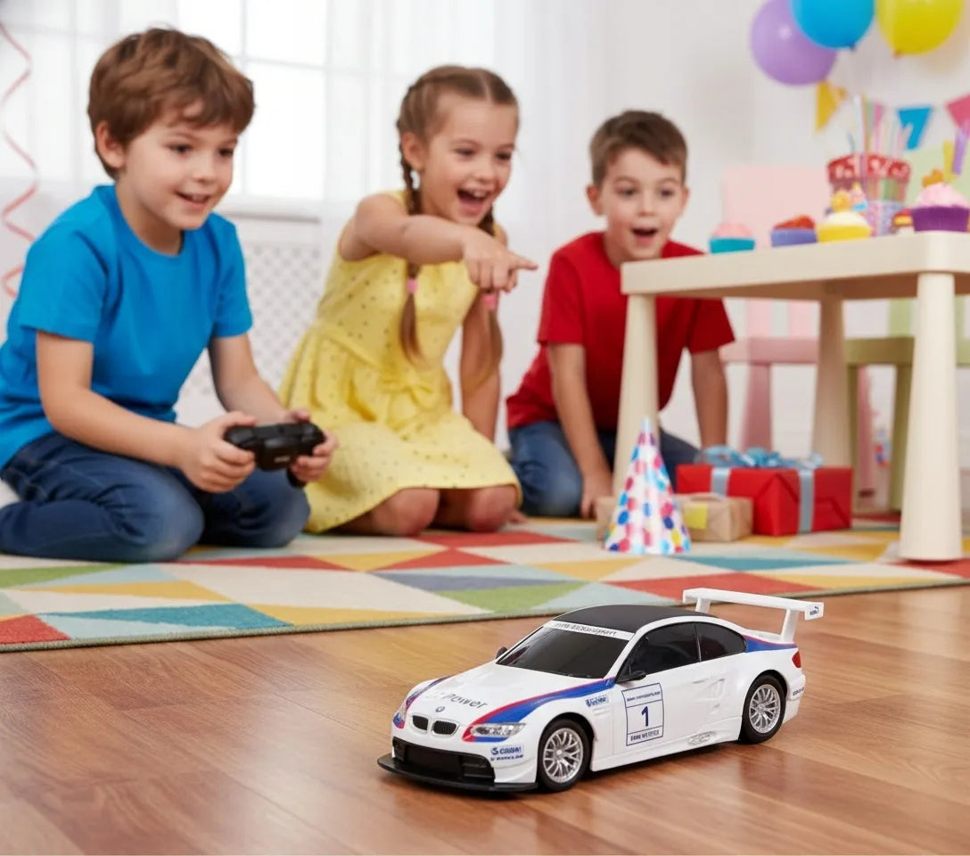 Nuotoliniu būdu valdomas automobilis BMW M3 RC 1:24, baltas, Coil