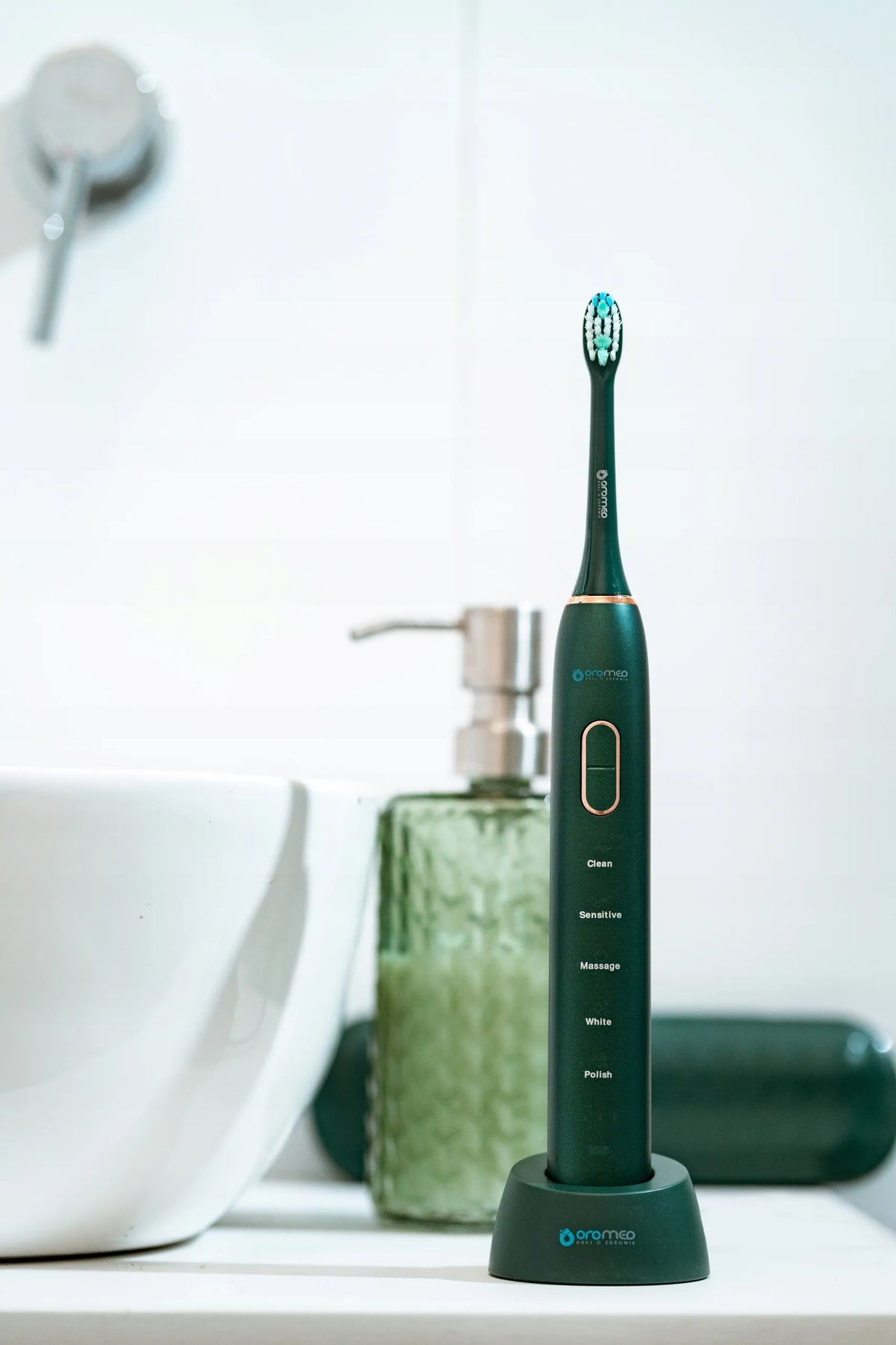 „Oromed ORO-BRUSH GREEN“ elektrinis garsinis dantų šepetėlis, 5 režimai, IPX7, su dėklu