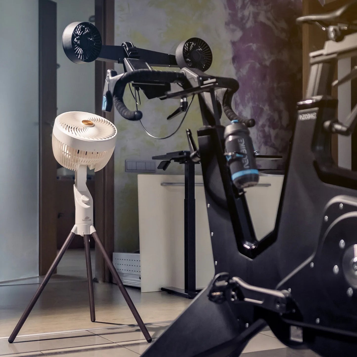 Pastatomas ventiliatorius Spacetronik AirPuff 3 – tylus, su aromaterapijos funkcija ir osciliacija
