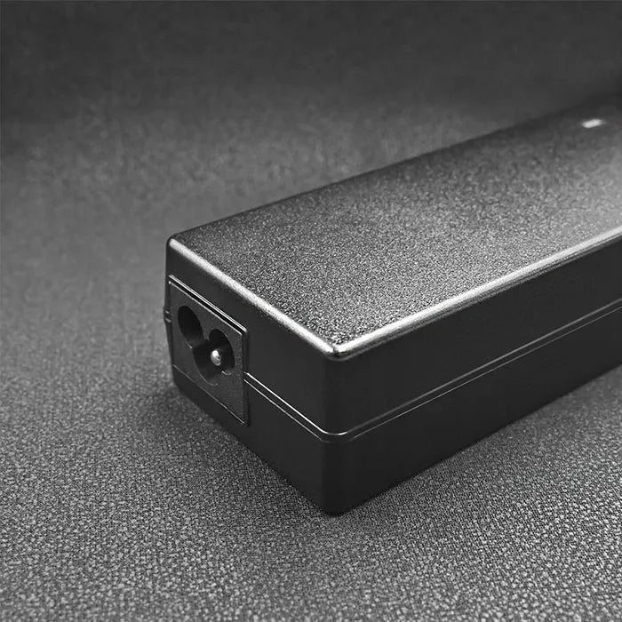 Qoltec 42V 2A 84W 8.0x8.0 pin įkroviklis elektriniam paspirtukui Xiaomi Ninebot e-bike