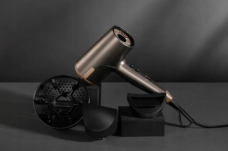 Remington plaukų džiovintuvas D6077 su jonizacija, difuzoriumi, koncentratoriumi ir reguliavimu