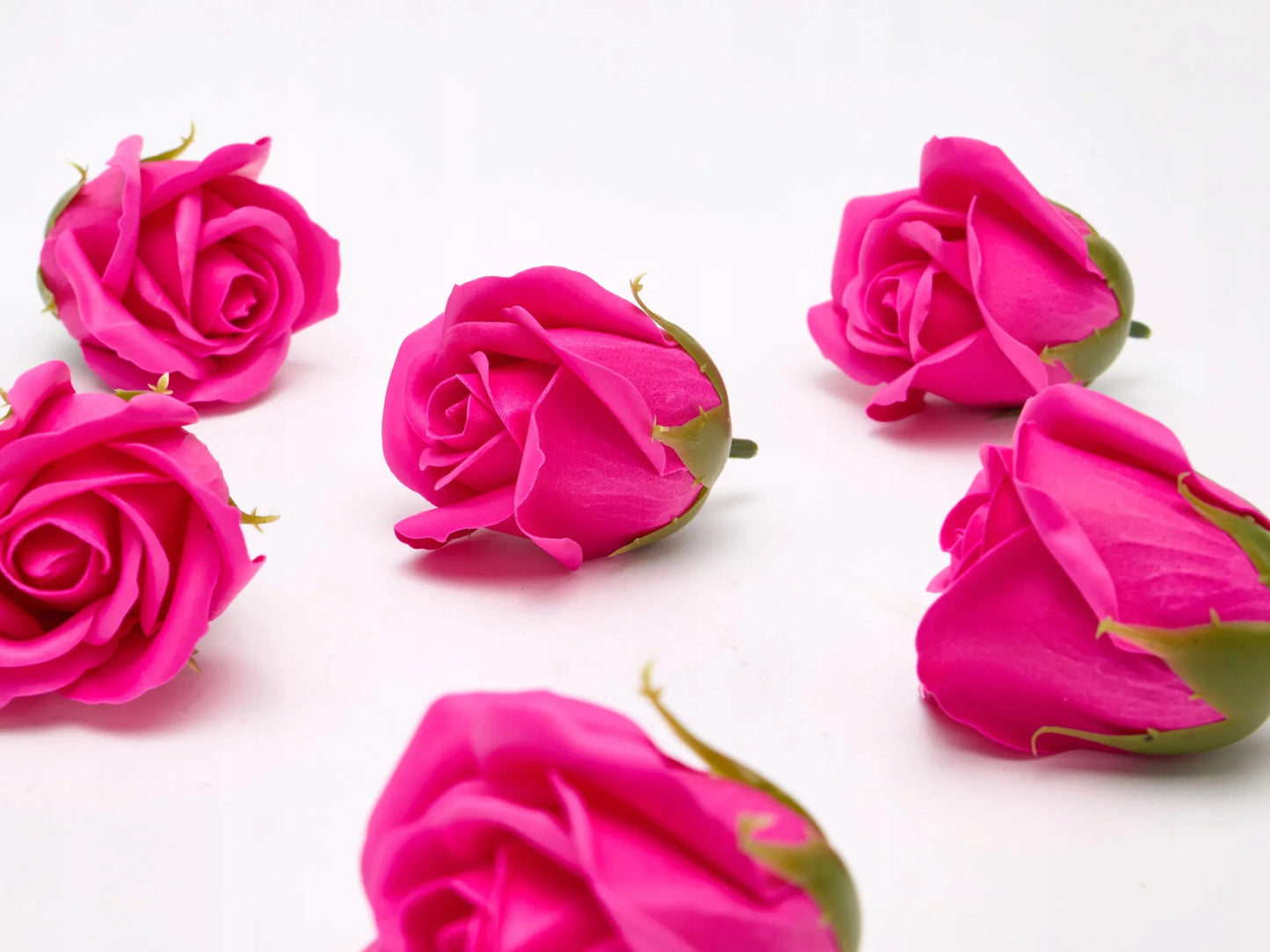 Rožinės muilo rožės 50 vnt. galvutės gėlės „flower box“ dėžutėms