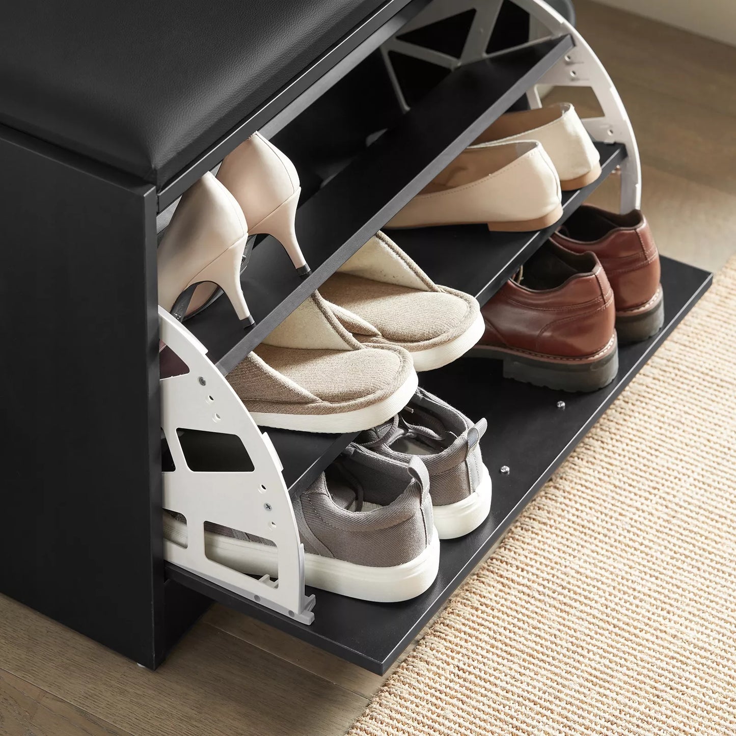SoBuy batų spintelė su atverčiama dalimi ir pilka sėdyne, juodas suoliukas FSR16-SCH