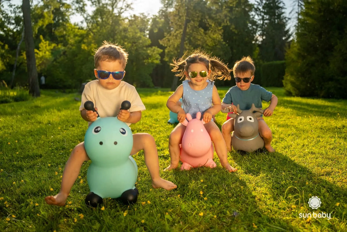 „Sun Baby“ guminis šokliukas-šiaurės elnias vaikams su pompa, pilkas