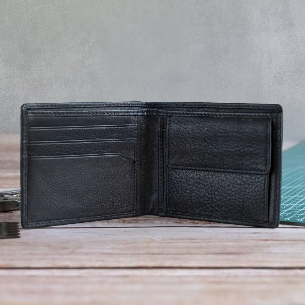 Vyriška juoda minimalistinė odinė piniginė „Belveder SH-3165“