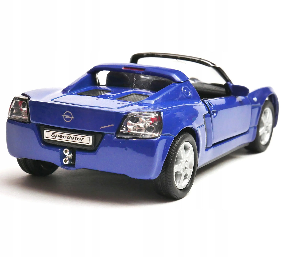 Welly Nex Opel Speedster 2001 modelis, 1:34–1:39 mastelis