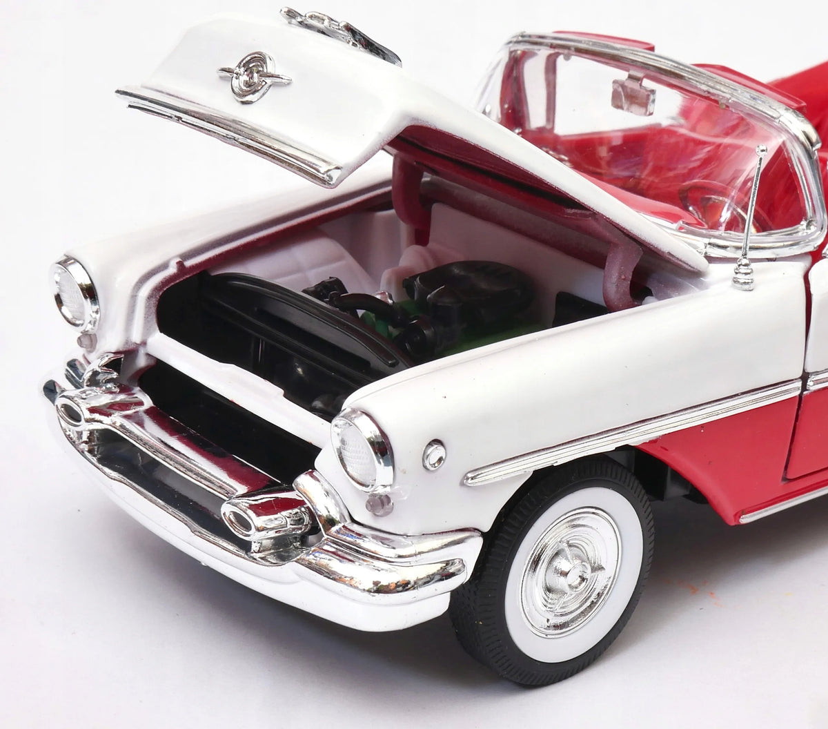 Welly Oldsmobile Super 88 1955 m. raudonas 1:24 modelis