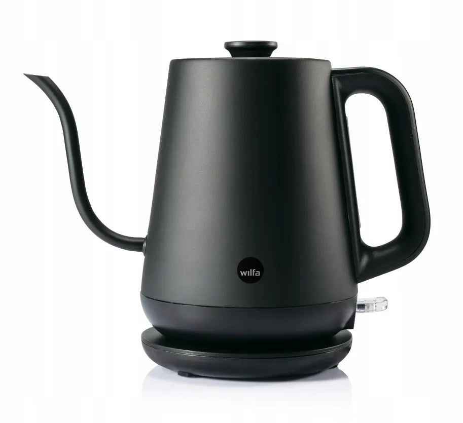 Wilfa Pour Kettle Black – juodas kompaktiškas elektrinis virdulys su ilgu snapeliu, skandinaviško dizaino