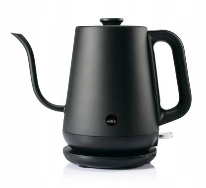 Wilfa Pour Kettle Black – juodas kompaktiškas elektrinis virdulys su ilgu snapeliu, skandinaviško dizaino